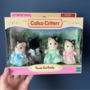 Calico Critters Tuxedo Cat Family Set